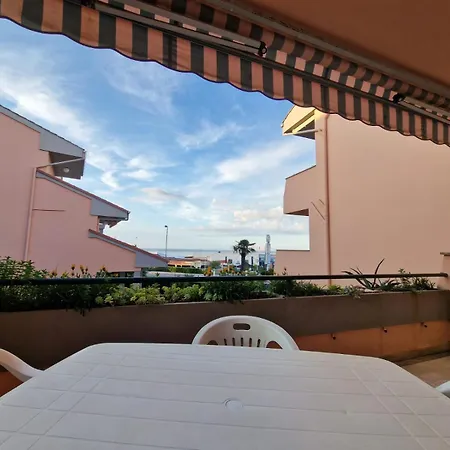 A 20mt Dal Mare Con Piscina Condominiale Daire