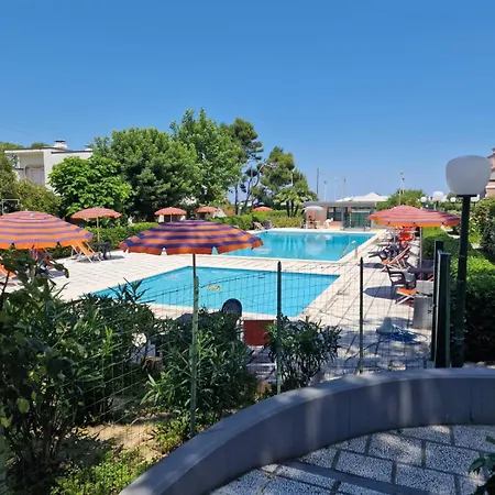Apartamento A 20mt Dal Mare Con Piscina Condominiale Marcelli